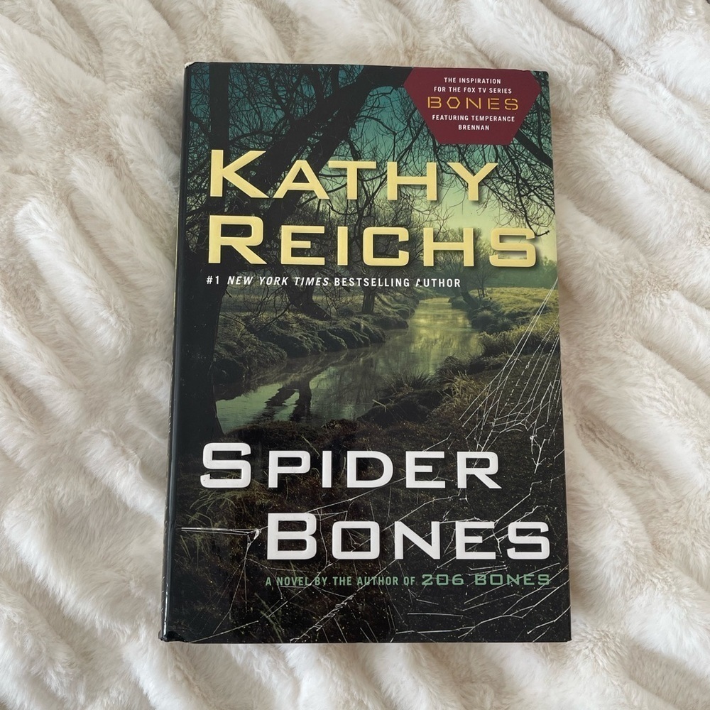 Kathy Reichs “Spider Bones” Book